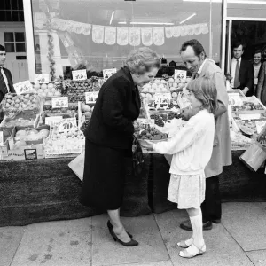 Prime Minister Margaret Thatcher campaigning in Ealing. 30th May 1987 Prime Minister Margaret Thatcher campaigning in Ealing. 30th May 1987