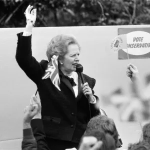 Prime Minister Margaret Thatcher campaigning in Harrogate. 9th June 1987 Prime Minister Margaret Thatcher campaigning in Harrogate. 9th June 1987