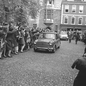 Prince Charles arrives at Trinity College. 8 / 10 / 67. 9761 / E