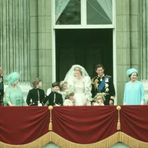 Prince Charles and Princess Diana get married. Picture taken on the balcony Prince Charles and Princess Diana get married. Picture taken on the balcony