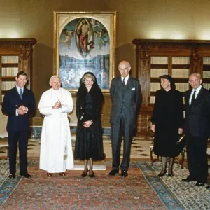 Prince Charles and Princess Diana Meet Pope John Paul II Print 1985