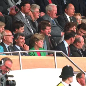 PRÍNCIPE CARLOS Y LA PRINCESA DE GALES EN EL PARTIDO FINAL DE LA COPA DE FÚTBOL 1991 EN WEMBLEY 1991 / 4472 PRÍNCIPE CARLOS Y LA PRINCESA DE GALES EN EL PARTIDO FINAL DE LA COPA DE FÚTBOL 1991 EN WEMBLEY 1991 / 4472