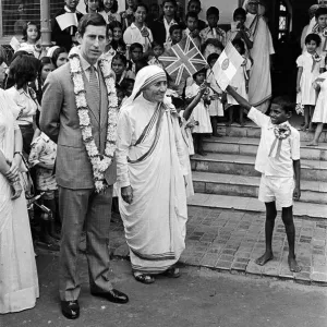 Prince Charles visits Mother Teresa at her institution in Calcutta, India. December 1980 Prince Charles visits Mother Teresa at her institution in Calcutta, India. December 1980
