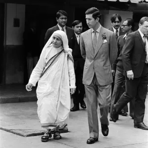 Prince Charles visits Mother Teresa at her institution in Calcutta, India. December 1980 Prince Charles visits Mother Teresa at her institution in Calcutta, India. December 1980