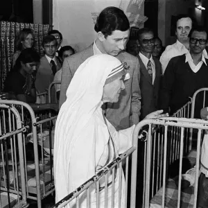 Prince Charles visits Mother Teresa at her institution in Calcutta, India. December 1980 Prince Charles visits Mother Teresa at her institution in Calcutta, India. December 1980