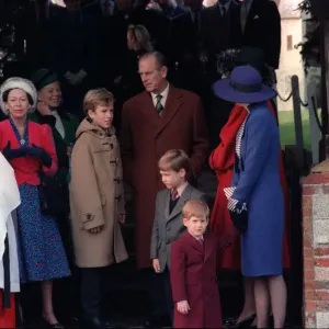 Christmas Day Royal Family Print 1989 Christmas Day Royal Family Print 1989