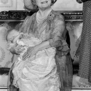 Prince William Collection 1982 Queen Mother with great grandson William in Prince William Collection 1982 Queen Mother with great grandson William in