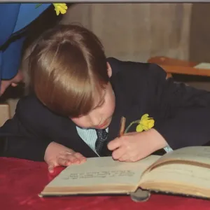 PRINCE WILLIAM OF WALES SIGNS REGISTER - 01 / 03 / 1991 PRINCE WILLIAM OF WALES SIGNS REGISTER - 01 / 03 / 1991