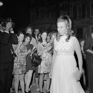 La princesse Anne assiste à The London Eve of American Independence Day Ball au Claridges Hotel. La princesse Anne assiste à The London Eve of American Independence Day Ball au Claridges Hotel.