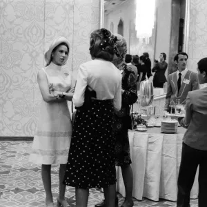 La princesse Anne à Téhéran. La reine Farah Diba (Impératrice) a invité les reines. La princesse Anne à Téhéran. La reine Farah Diba (Impératrice) a invité les reines.