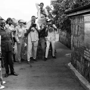 La princesse Anne visite l'hôtel Treetops célèbre au parc national d'Aberdare au Kenya. La princesse Anne visite l'hôtel Treetops célèbre au parc national d'Aberdare au Kenya.