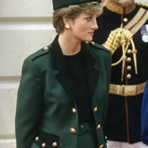 PRINCESS DIANA AT VICTORIA STATION WAITING FOR THE ARRIVAL OF ITALIAN PRESIDENT COSSIGA