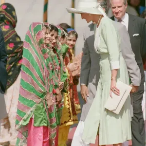 Princess Diana visits Pakistan in September 1991. Princess Diana is