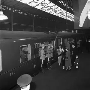 Princess Elizabeth and Prince Philip return home from the Royal Tour Princess Elizabeth and Prince Philip return home from the Royal Tour