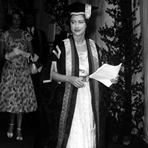 Princess Margaret July 1959 Looking cool in a cap