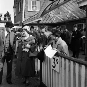 Princess Margaret and The Queen Mother at the Newbury Races. Newbury, Berkshire Princess Margaret and The Queen Mother at the Newbury Races. Newbury, Berkshire