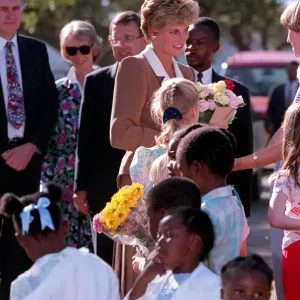 PRINCESS OF WALES GREETING PEOPLE DURING A VISIT TO CHARITY PROJECTS IN ZIMBABWE - JULY PRINCESS OF WALES GREETING PEOPLE DURING A VISIT TO CHARITY PROJECTS IN ZIMBABWE - JULY
