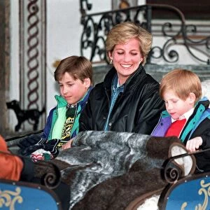 PRINCESS OF WALES WITH SONS PRINCE WILLIAM & PRINCE HARRY AS THEY TAKE A RIDE IN A