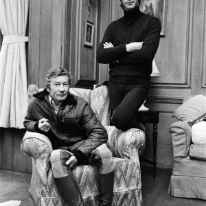 Il giocoliere professionista Lester Piggott con il istruttore di cavalli Henry Cecil a Warren Place.