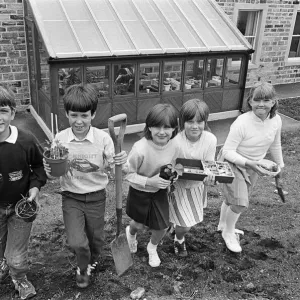 Pupils of Scholes Junior and Infant School Print 1985 Pupils of Scholes Junior and Infant School Print 1985