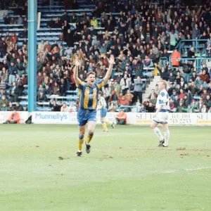 QPR 0-4 Leeds United, premier league match action, Loftus Road, Monday 4th April 1994 QPR 0-4 Leeds United, premier league match action, Loftus Road, Monday 4th April 1994