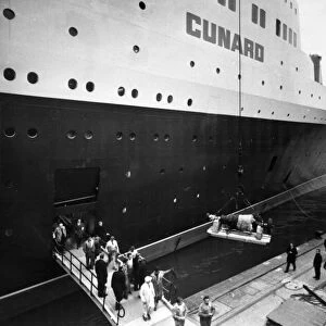 Queen Elizabeth 2, ocean liner, built for the Cunard Line which was operated by Cunard as