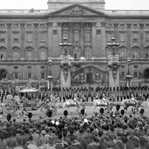 Queen Elizabeth Coronation II June 1953 The royal coach carrying Queen Elizabeth II Queen Elizabeth Coronation II June 1953 The royal coach carrying Queen Elizabeth II
