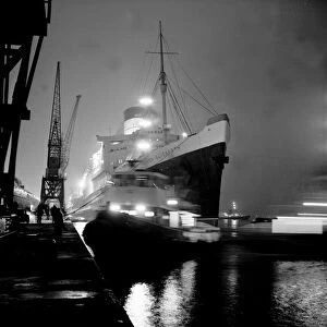 The Queen Elizabeth Cunard Liner November 1968, ties up at Southampton for the last time
