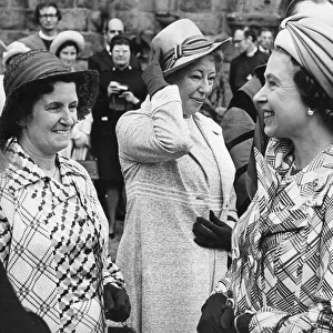 Queen Elizabeth II chats to Hexham Abbeys "Mrs Mopp"