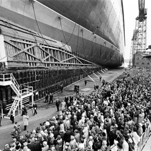 Queen Elizabeth II launching the Cunard Cruise Liner, The QE2 in the Clyde Queen Elizabeth II launching the Cunard Cruise Liner, The QE2 in the Clyde