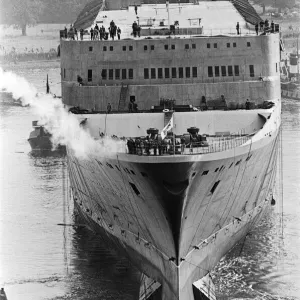 Queen Elizabeth II launching the Cunard Cruise Liner, The QE2 in the Clyde Queen Elizabeth II launching the Cunard Cruise Liner, The QE2 in the Clyde