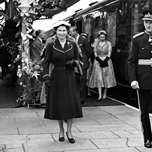 Queen Elizabeth II with Lord Lieutenant, Major-General G. T. Raikes at Brecon Station