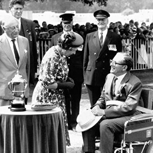 Queen Elizabeth II meets Major Dick Hern, July 1989