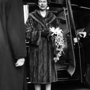 Black and white print of Queen Elizabeth II at Langton Dock
