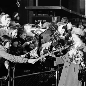 Queen Elizabeth II opens Elmsleigh Shopping Centre Print