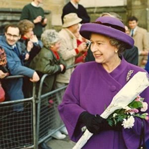 Queen Elizabeth II and Prince Philip visit Durham - The Queen goes on a walkabout meeting
