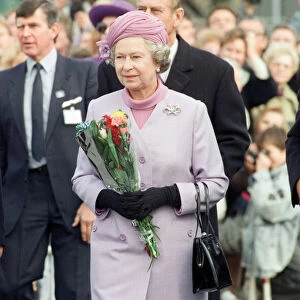 Queen Elizabeth II state visit to Germany. Pictured visiting the Brandenburg Gate