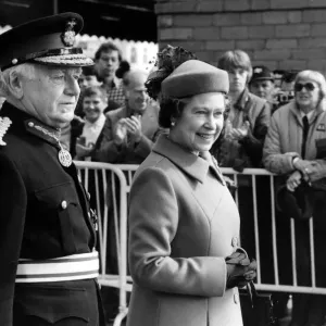 Reine Elizabeth II à Victoria Station, Manchester. 5 mai 1982 Reine Elizabeth II à Victoria Station, Manchester. 5 mai 1982