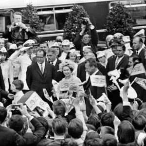 Queen Elizabeth II, during her visit to Germany. The Queen receives a warm welcome in Queen Elizabeth II, during her visit to Germany. The Queen receives a warm welcome in