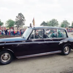 Queen Elizabeth II visiting Middlesbrough to open Pallister Park. 18th May 1993 Queen Elizabeth II visiting Middlesbrough to open Pallister Park. 18th May 1993