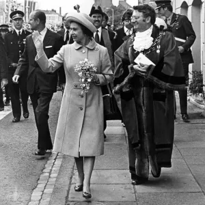 Queen Elizabeth II visits Stockton Silver Jubilee Print 1977 Queen Elizabeth II visits Stockton Silver Jubilee Print 1977
