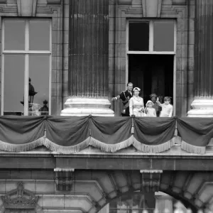 Queen Elizabeth May 1954 and Prince Philip Duke of Edinburgh on balcony at Buckingham Queen Elizabeth May 1954 and Prince Philip Duke of Edinburgh on balcony at Buckingham