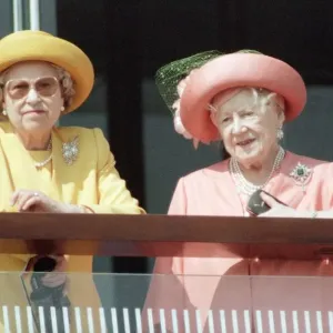 Queen Elizabeth and the Queen Mother attend the Epsom Derby at Epsom Racecourse, Surrey Queen Elizabeth and the Queen Mother attend the Epsom Derby at Epsom Racecourse, Surrey
