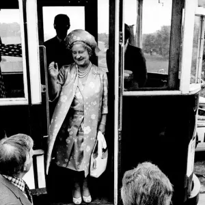 Queen Elizabeth the Queen Mother North East Visits Queen Elizabeth Queen Elizabeth the Queen Mother North East Visits Queen Elizabeth