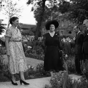Queen Elizabeth The Queen Mother visits Mrs Lena Atkinson's Garden Print Queen Elizabeth The Queen Mother visits Mrs Lena Atkinson's Garden Print