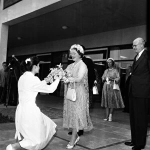 Queen Elizabeth The Queen Mother visits Heinz Factory, Wigan. 26th June 1959