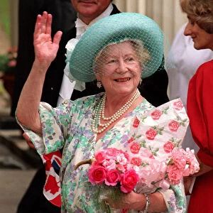 Queen Mother 94th birthday celebrations waving to crowd in August 1994