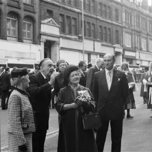 The Queen Mother visits Victoria Law Courts, 100 years after Queen Victoria laid The Queen Mother visits Victoria Law Courts, 100 years after Queen Victoria laid
