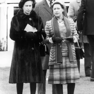 The Queen and Princess Margaret at Kempton Park, Easter Monday. 31st March 1975 The Queen and Princess Margaret at Kempton Park, Easter Monday. 31st March 1975