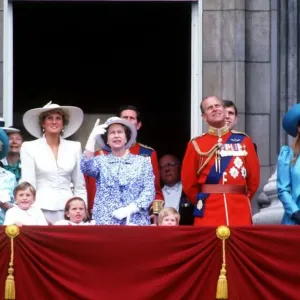 The Queen with Royal Family on Balcony Trooping Colour Print 1987
